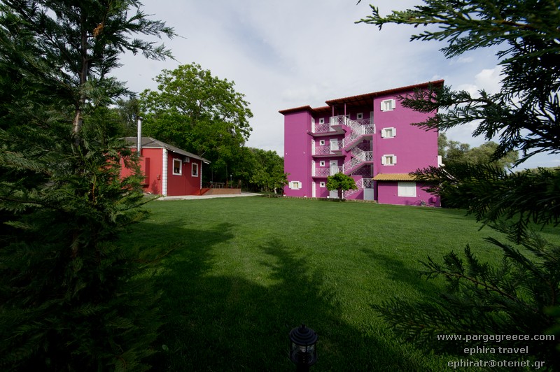 No 71 ,House in valtos area,quite spot in parga with studios,apartments and Breakfast